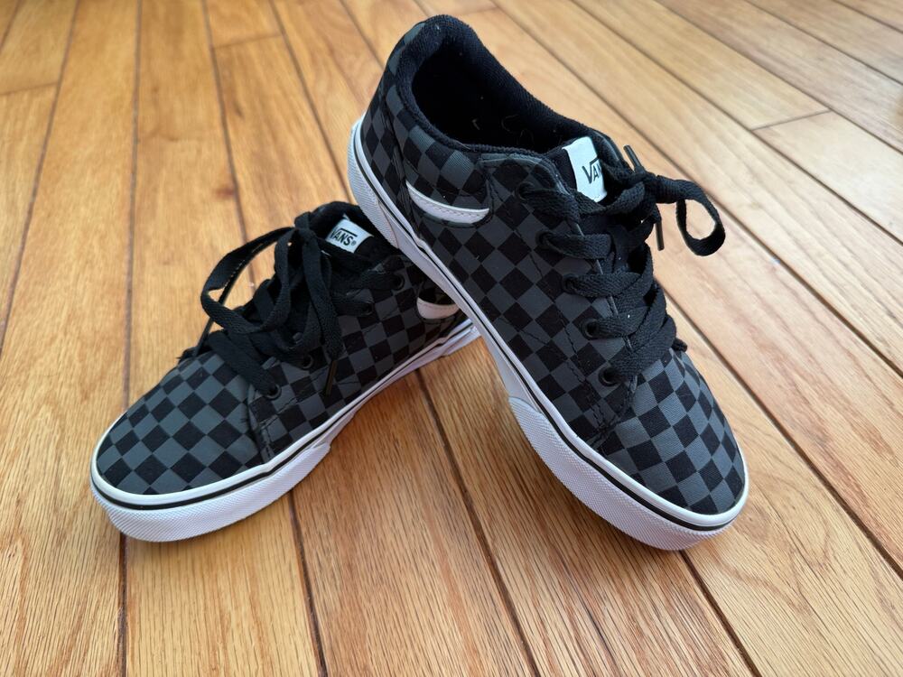Vans Canvas Seldan Kids Youth Size 3 Black Grey Checkered Low Top Skate Shoes